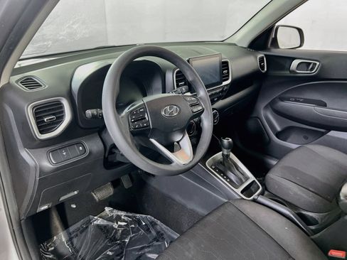 Used 2023 Hyundai Venue SE w/ Cargo Package FWD image 9