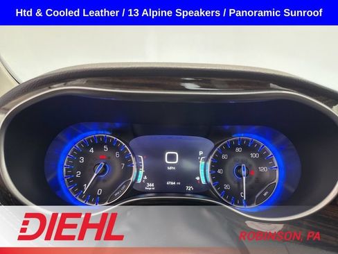 Used 2023 Chrysler Pacifica Limited FWD image 34