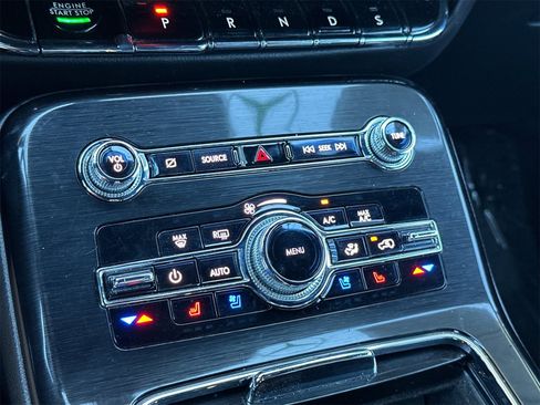 Used 2022 Lincoln Nautilus Reserve image 22