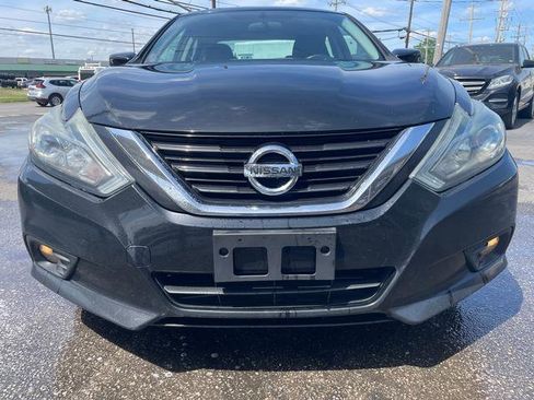 Used 2017 Nissan Altima 2.5 SR FWD image 2