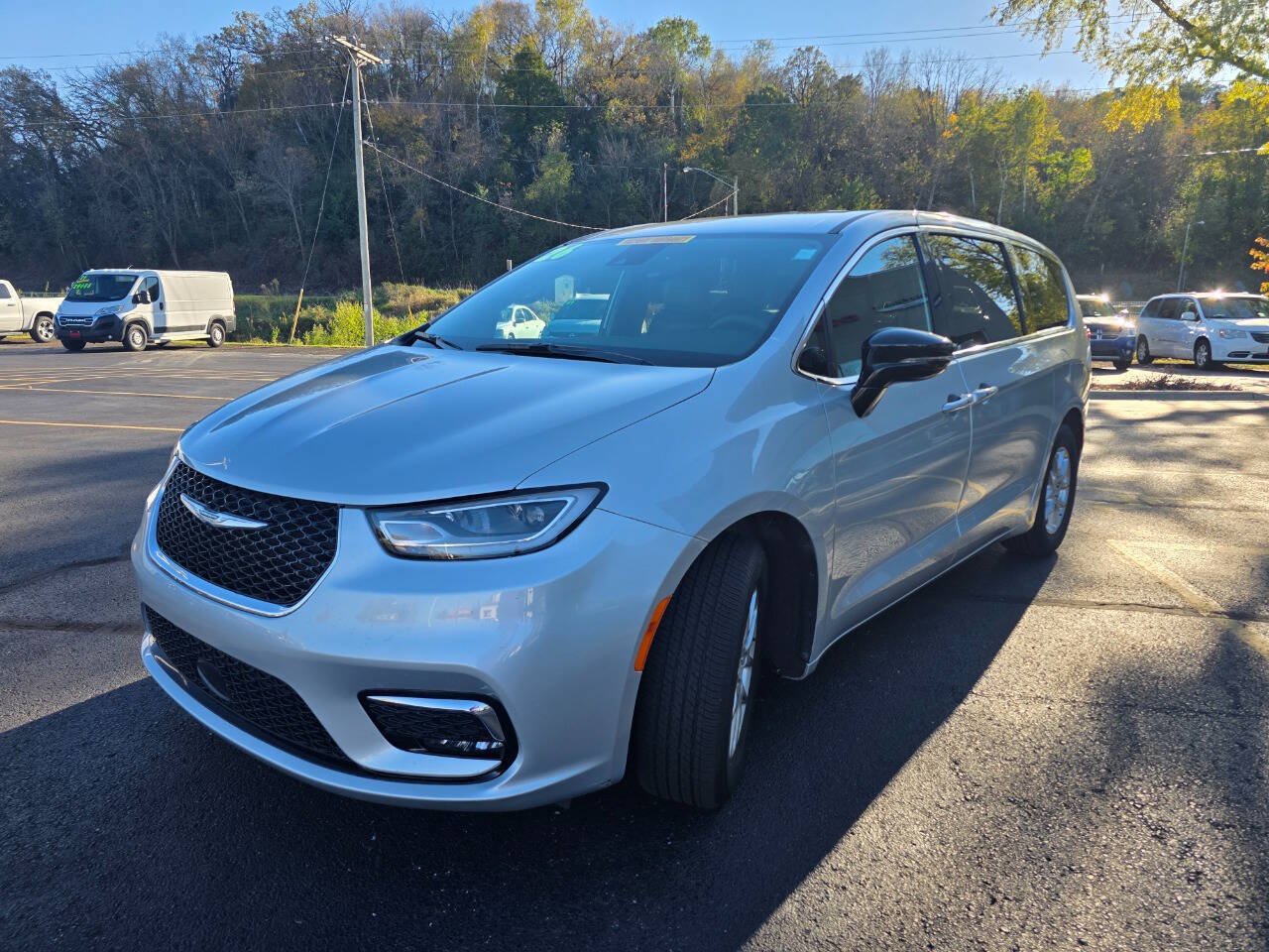 Used 2026 Chrysler Pacifica Select FWD image 6