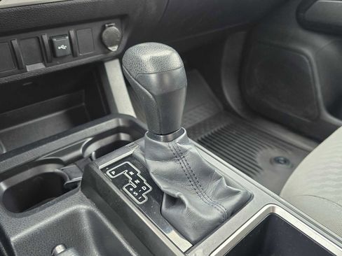 Certified 2022 Toyota Tacoma SR w/ SR Convenience Package image 34