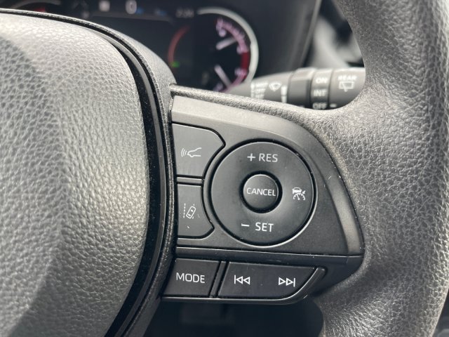 Used 2025 Toyota RAV4 XLE AWD/4WD image 22