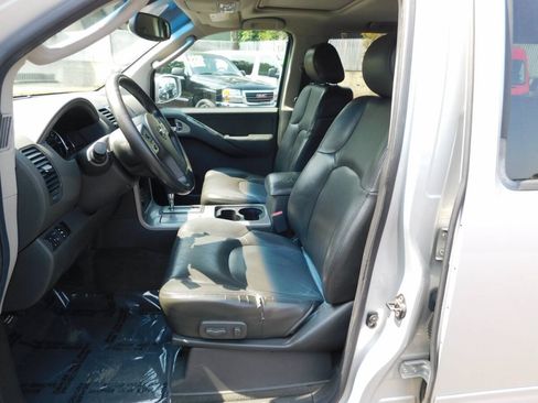 Used 2005 Nissan Pathfinder SE Off-Road w/ (P01) SE Off-Road Premium Pkg AWD/4WD image 8