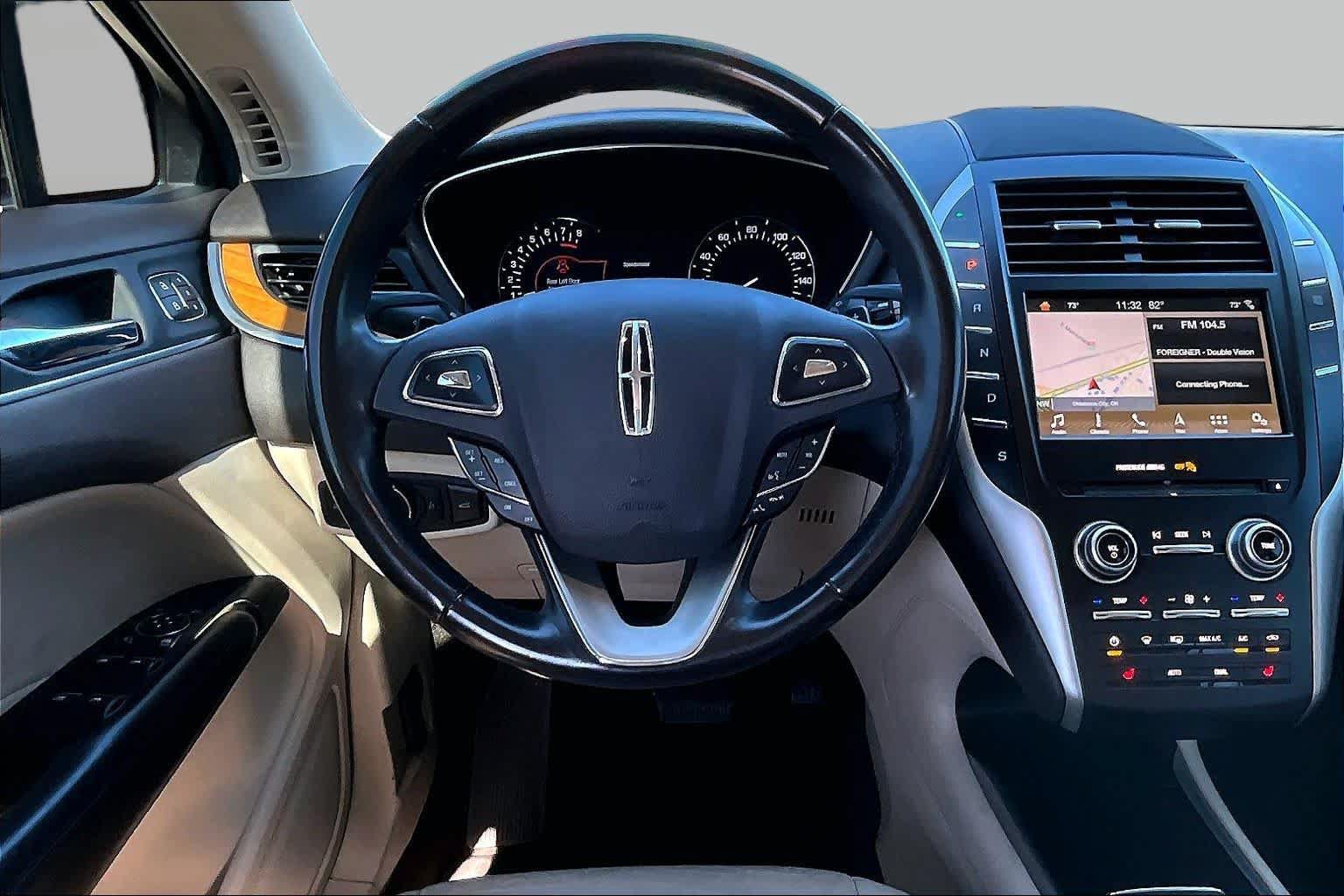 Used 2019 Lincoln MKC Select w/ Select Plus Package FWD image 4
