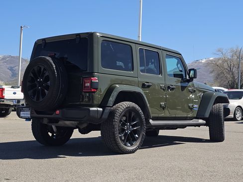 Used 2022 Jeep Wrangler Unlimited Sahara w/ Cold Weather Group AWD/4WD image 25