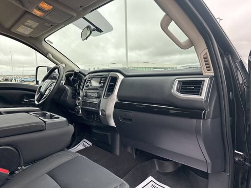 Used 2017 Nissan Titan SV AWD/4WD image 36