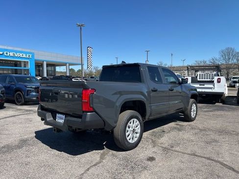 Used 2026 Toyota Tacoma SR image 3