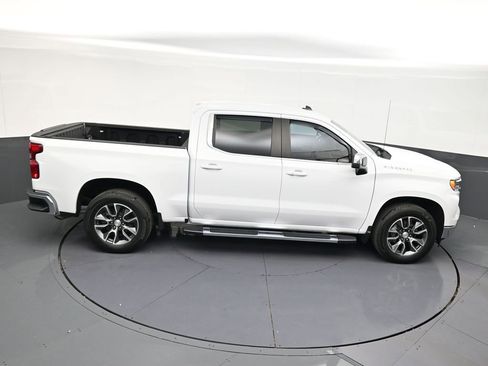 Used 2024 Chevrolet Silverado 1500 LT RWD image 18