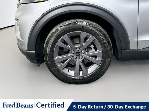 Used 2023 Ford Explorer XLT w/ Equipment Group 202A AWD/4WD image 32