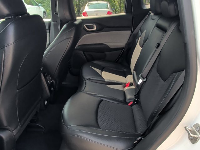 Used 2024 Jeep Compass Latitude AWD/4WD image 23