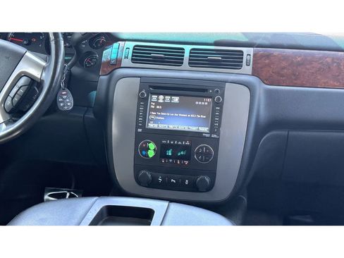 Used 2013 GMC Yukon XL SLT image 15