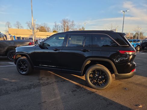 New 2026 Jeep Grand Cherokee Altitude image 3