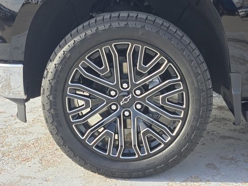 Used 2025 Chevrolet Silverado 1500 LTZ w/ LTZ Premium Package image 15