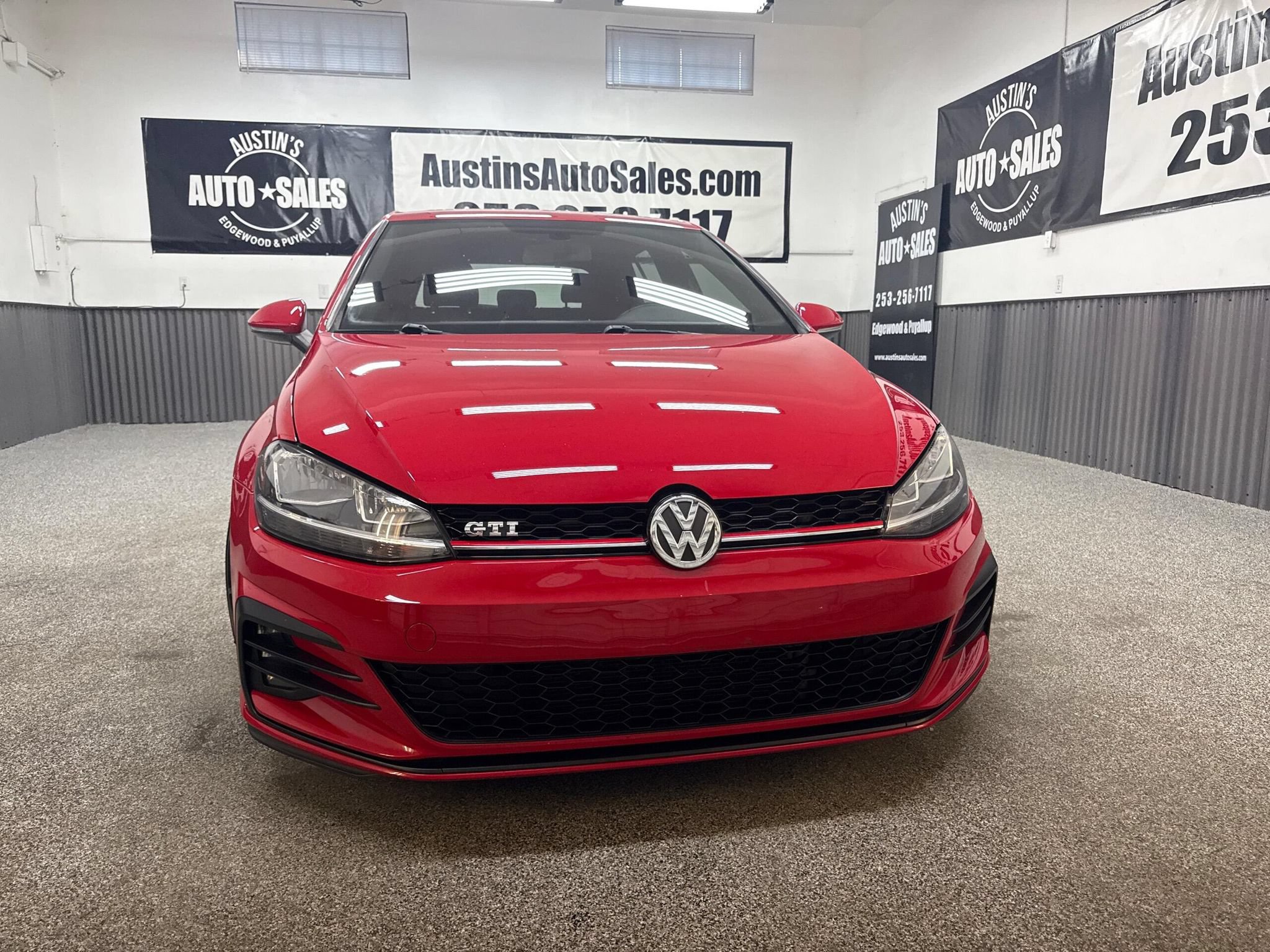 Used 2018 Volkswagen GTI S FWD image 2