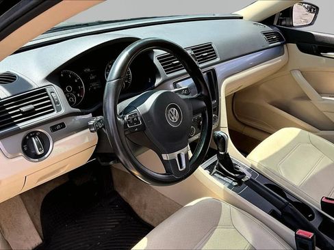 Used 2015 Volkswagen Passat 1.8T Limited Edition FWD image 10