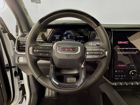 Used 2026 GMC Acadia AT4 w/ Super Cruise Package AWD/4WD image 13