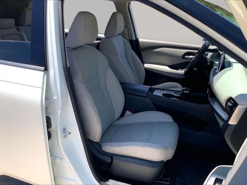 Used 2021 Nissan Rogue SV FWD image 9