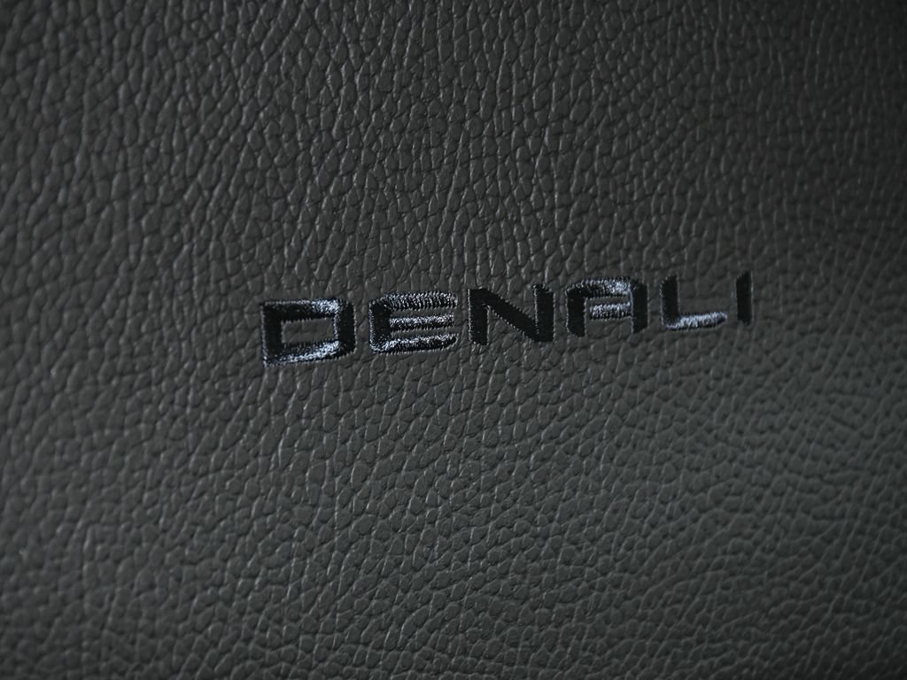 Used 2026 GMC Yukon XL Denali w/ Sun & Power Step Package AWD/4WD image 59