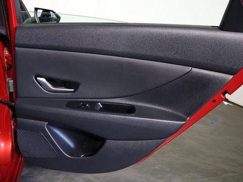Used 2025 Hyundai Elantra SEL FWD image 29