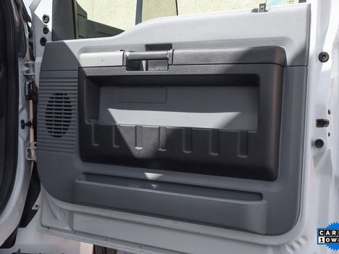 Used 2017 Ford F750 2WD Regular Cab Super Duty image 33