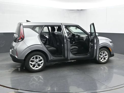 Used 2025 Kia Soul LX w/ LX Technology Package FWD image 49