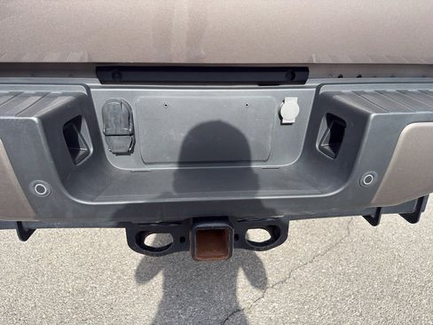 Used 2023 Ford F250 Lariat w/ Sport Appearance Package image 21