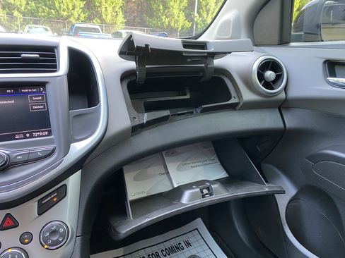 Used 2020 Chevrolet Sonic LT FWD image 27