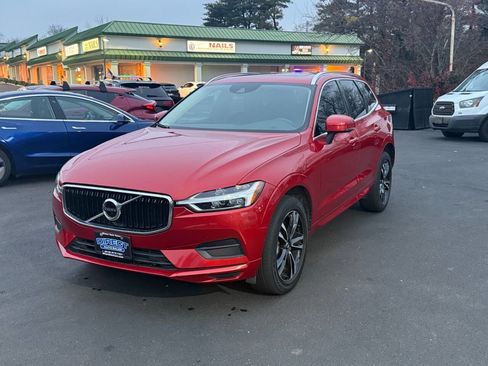 Used 2020 Volvo XC60 T6 Momentum image 8