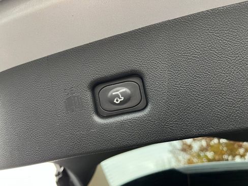 Used 2023 Lincoln Nautilus Reserve w/ Equipment Group 201A image 25