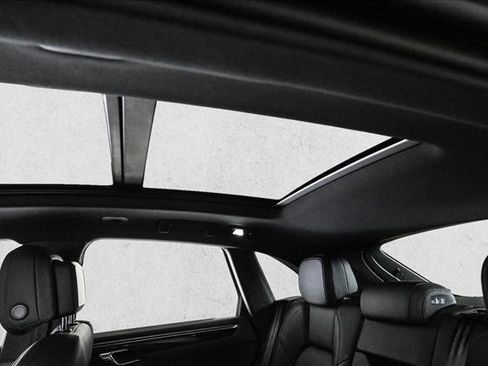 Used 2021 Porsche Macan image 20