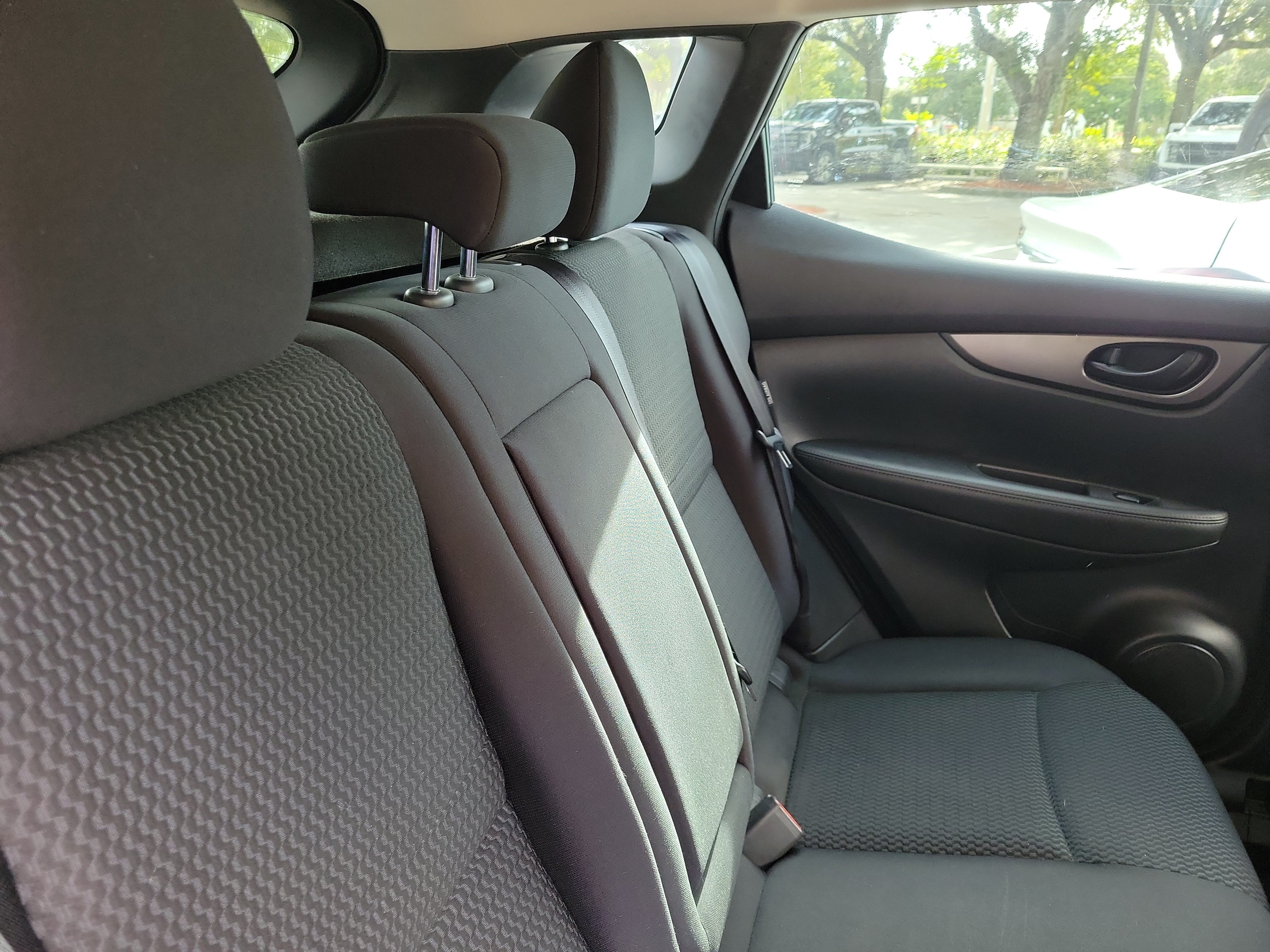 Used 2020 Nissan Rogue Sport S FWD image 9