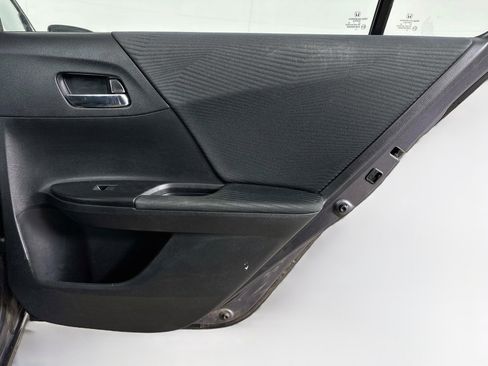 Used 2017 Honda Accord LX image 28