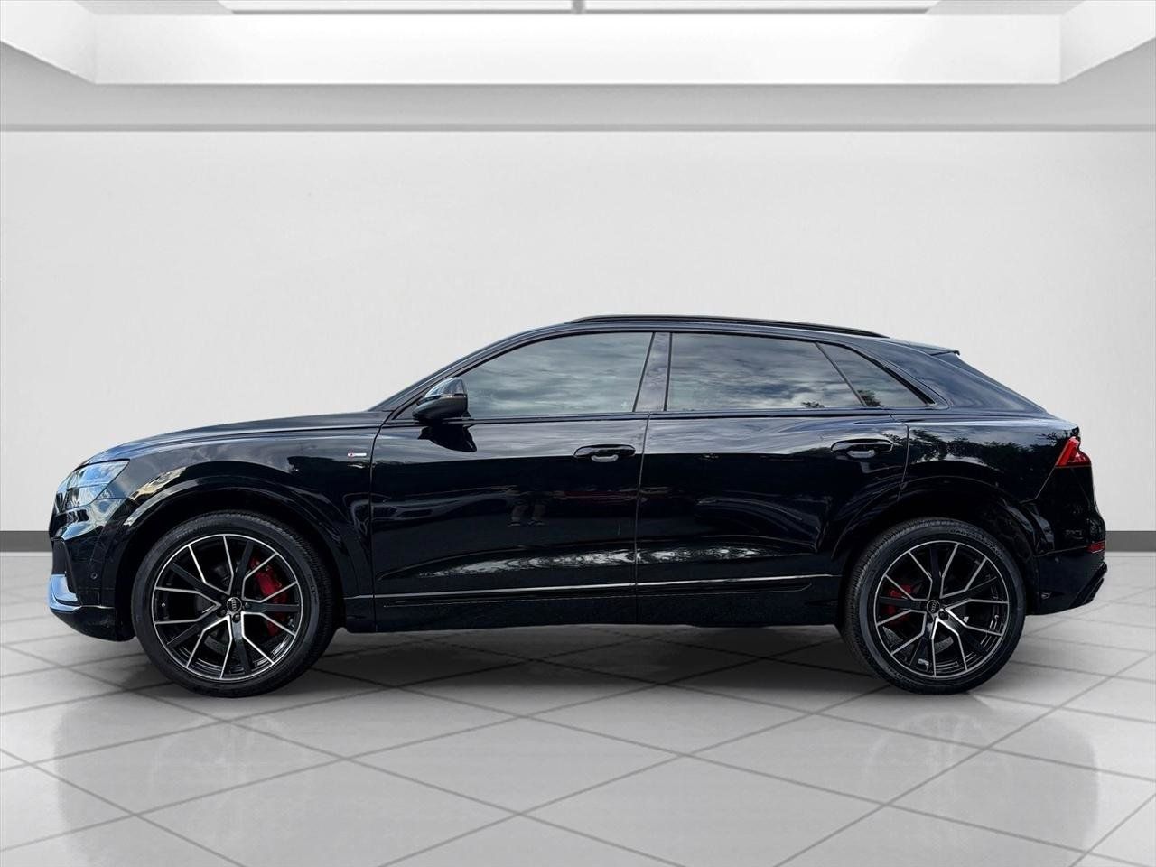 Used 2023 Audi Q8 Premium Plus w/ Premium Plus Package AWD/4WD image 2