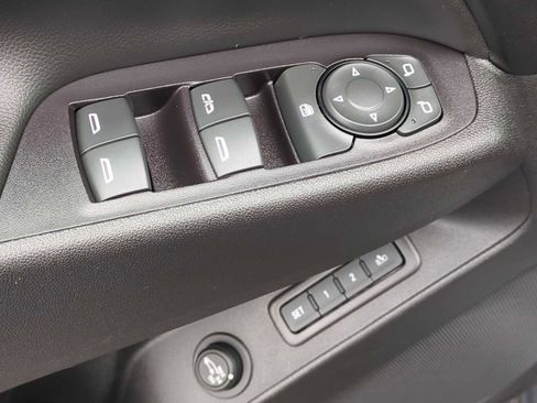 Used 2020 Chevrolet Equinox Premier image 11