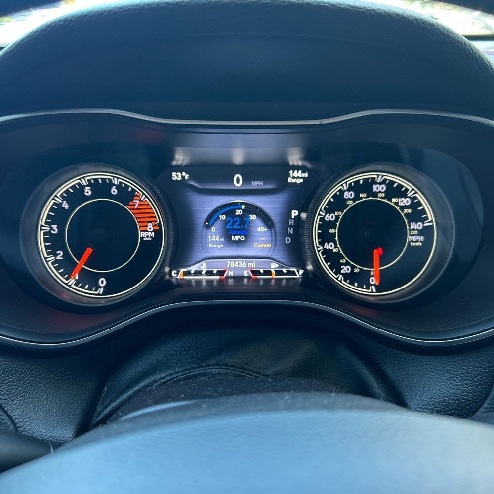 Used 2019 Jeep Cherokee Trailhawk AWD/4WD image 7