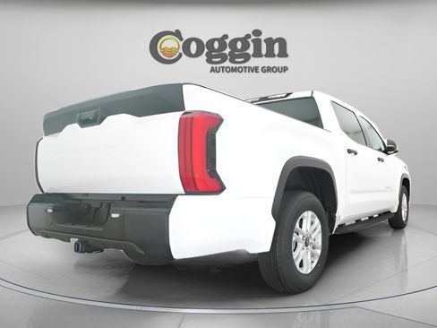 New 2026 Toyota Tundra SR5 w/ SR5 Convenience Package image 17