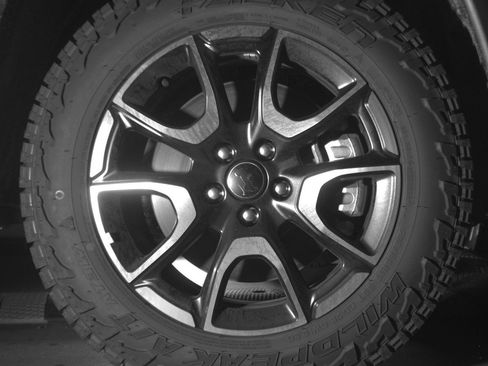 Used 2025 Jeep Compass Trailhawk AWD/4WD image 13