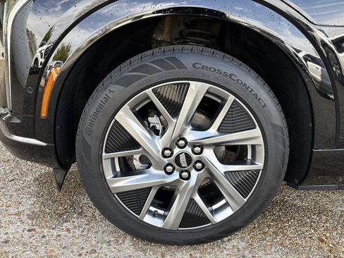 Certified 2025 Cadillac Optiq Luxury 2 w/ LPO, Floor Liner Package AWD/4WD image 33
