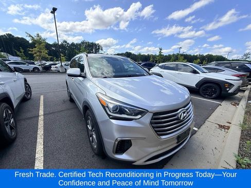 Used 2017 Hyundai Santa Fe SE AWD/4WD image 6