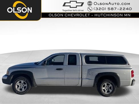 Used 2005 Dodge Dakota SLT image 2
