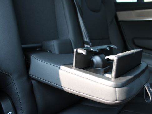 New 2026 Volvo XC90 B6 Plus w/ Protection Package Premier AWD/4WD image 33