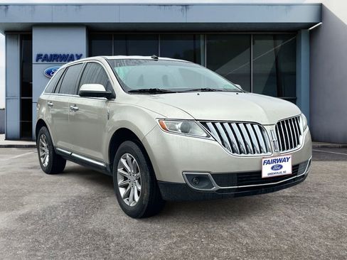 Used 2011 Lincoln MKX AWD w/ 101A Rapid Spec Order Code image 2