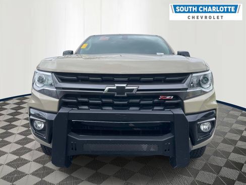 Used 2022 Chevrolet Colorado Z71 AWD/4WD image 2