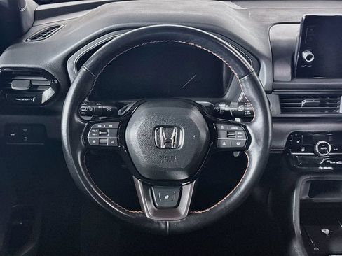 Used 2024 Honda Pilot TrailSport image 13