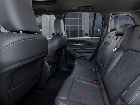 New 2026 Jeep Grand Cherokee Altitude AWD/4WD image 25