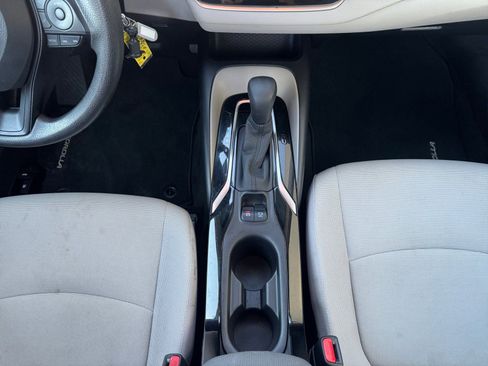 Used 2021 Toyota Corolla LE image 11