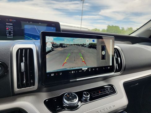 New 2026 Ford Expedition Active RWD image 16