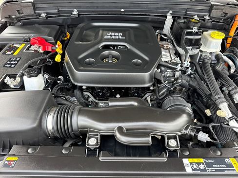 Certified 2023 Jeep Wrangler Unlimited AWD/4WD image 11