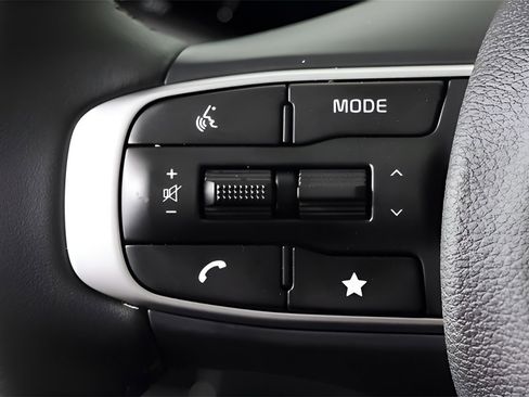 Used 2024 Kia Sportage SX image 16